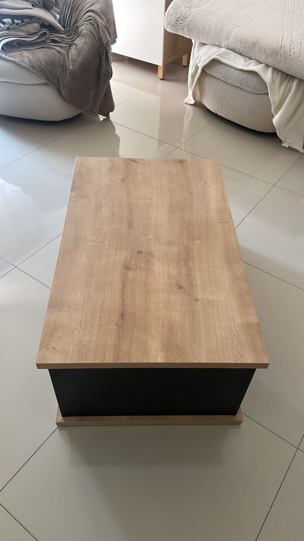 Table basse avec coffre Meubles