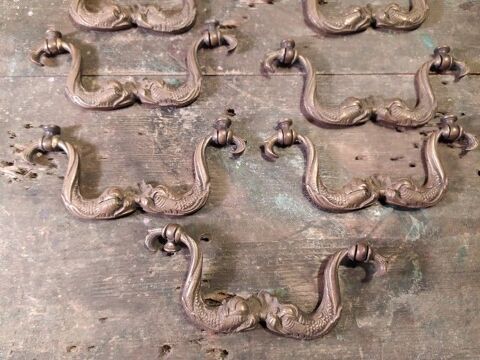 Anciens Ornements Bronze Poignées Tiroirs Dauphins 80 Loches (37)