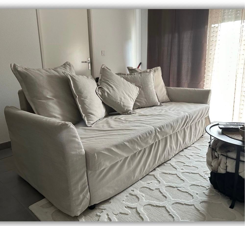 Canap&eacute; beige Meubles