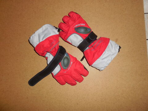 gants de ski  quéchua  6 ans  9 Pontault-Combault (77)