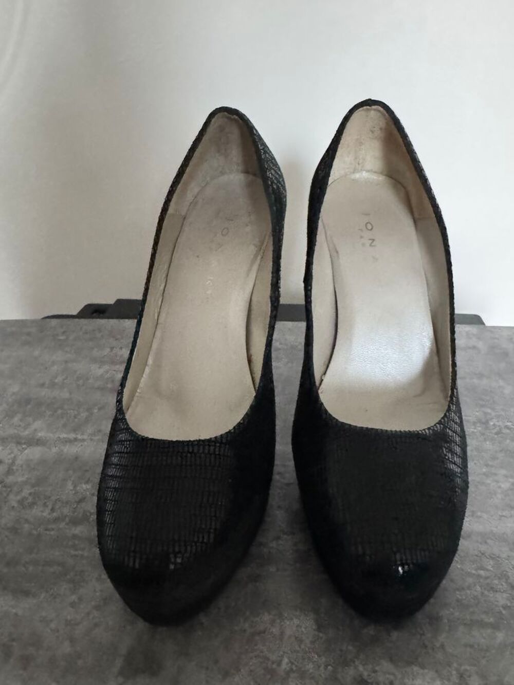 Escarpins noirs &agrave; talons hauts textur&eacute;s Jonak Paris Chaussures