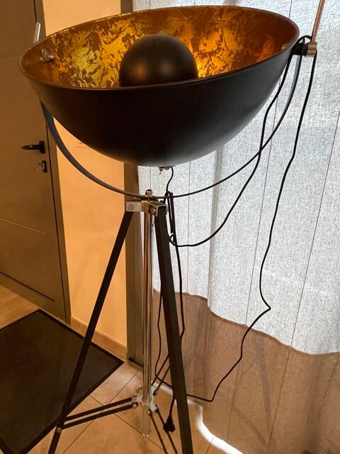 Lampadaire design tr�pied 130 Bordeaux (33)