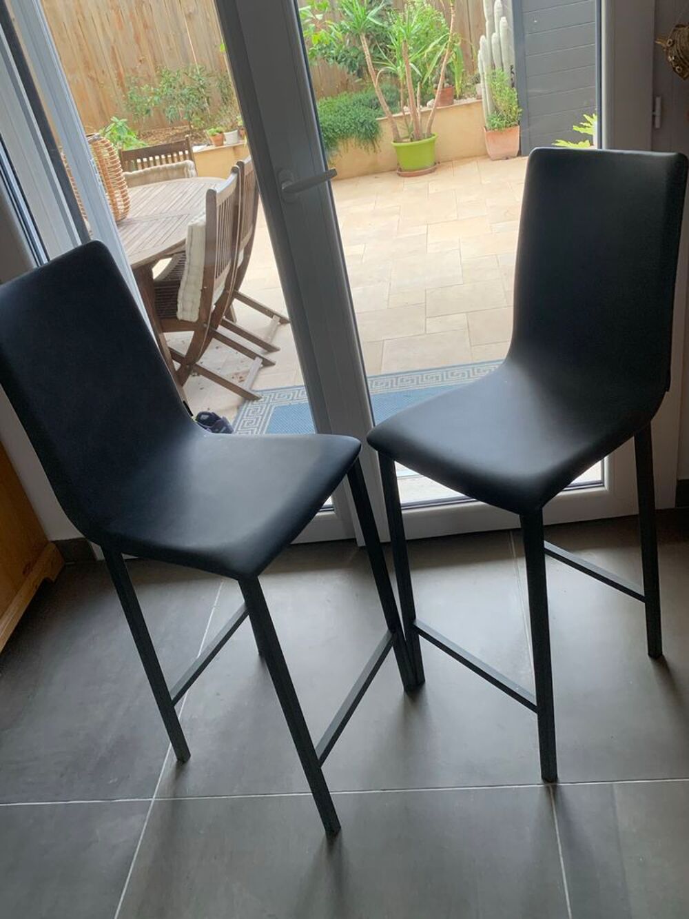 &agrave;� SAISIR 2 TABOURETS de SNACK ! Meubles