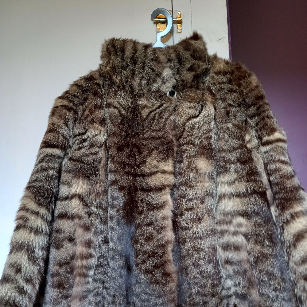 Manteau fourrure v&eacute;ritable Chat Sauvage possiblement Ocelot Vêtements