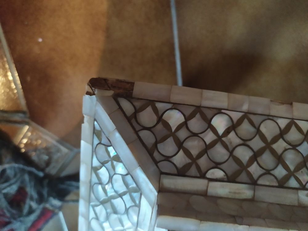 table basse en nacre Meubles