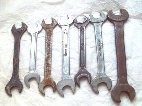 7 cl�s plates (30 � 21) 35 Villeurbanne (69)