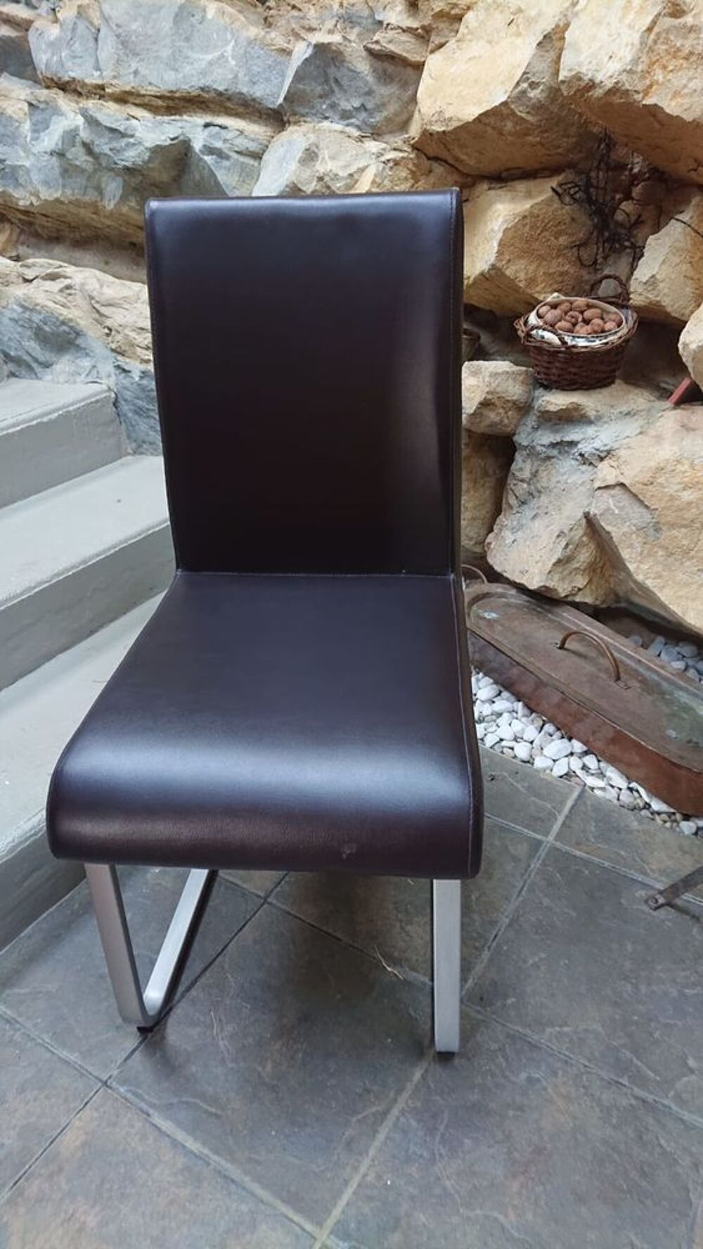 Chaises et pouf Meubles