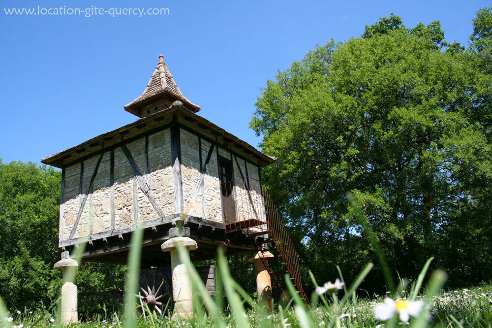   Le pigeonnier du Mas d'Aspech gite insolite  Midi-Pyrénées, Belmont-Sainte-Foi (46230)