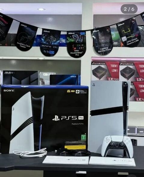 Sony PlayStation 5 Pro 2 To ? Blanc & Noir ? Console Digital Les Epesses (85)