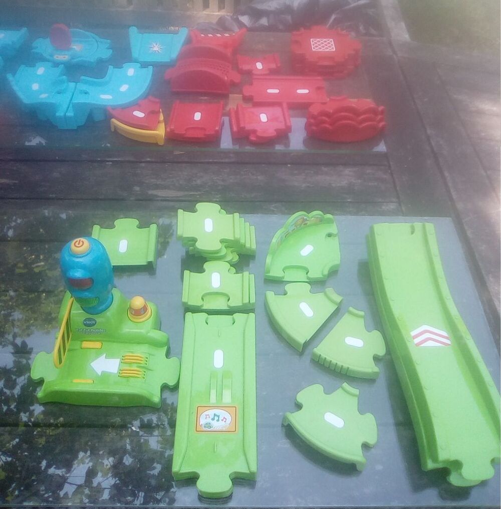 Vtech tut tut bolides City Tour 100 pi&egrave;ces + garage pompier Jeux / jouets