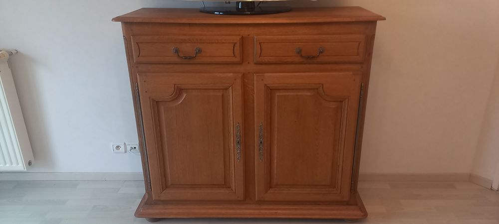 d'un meuble de rangement en bois massif Meubles