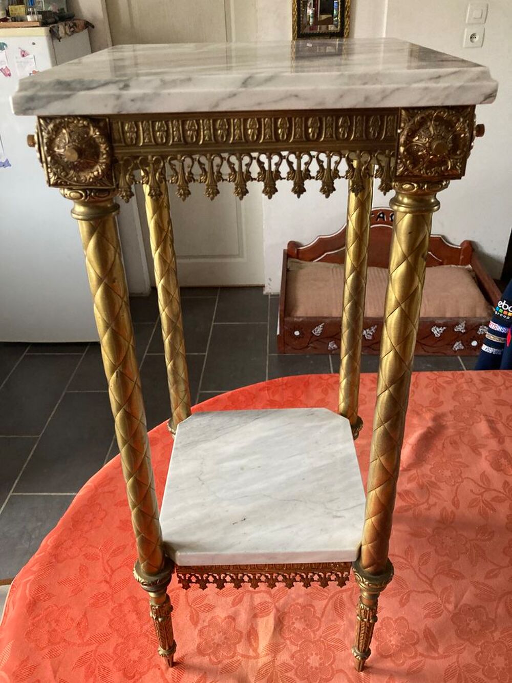 Magnifique table d'appoint en bronze et marbre Décoration