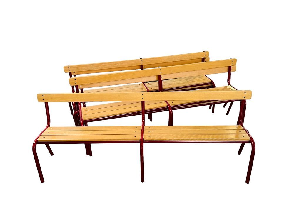  Bancs d'&eacute;cole bois clair et acier rouge ann&eacute;es 80 Meubles