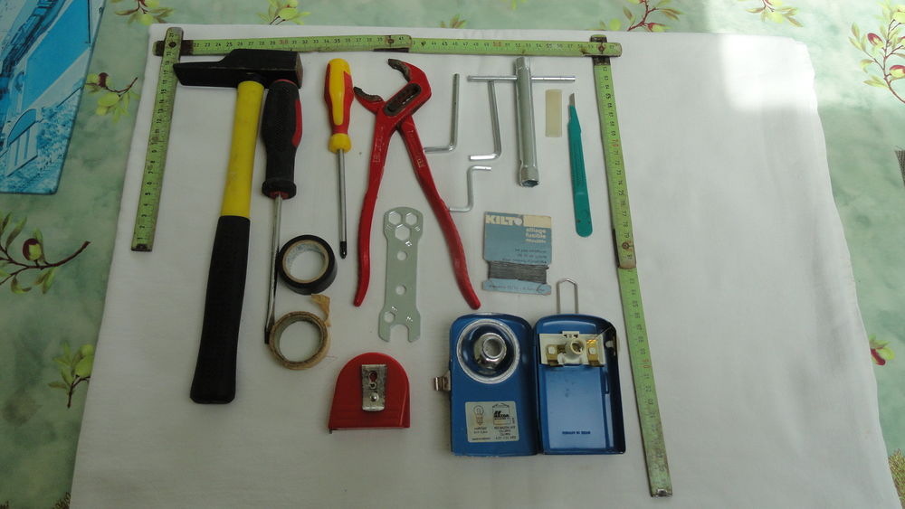 Marteau , pince multiprise , tournevis et divers Bricolage