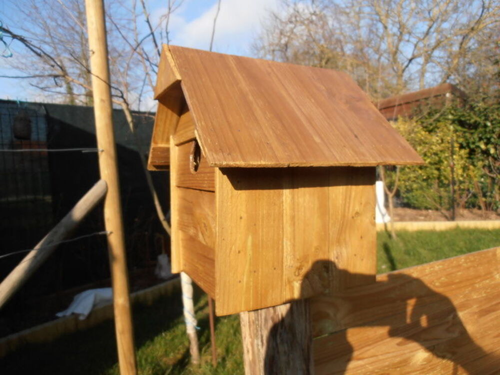 Maternit&eacute; pour oiseau. Jardin