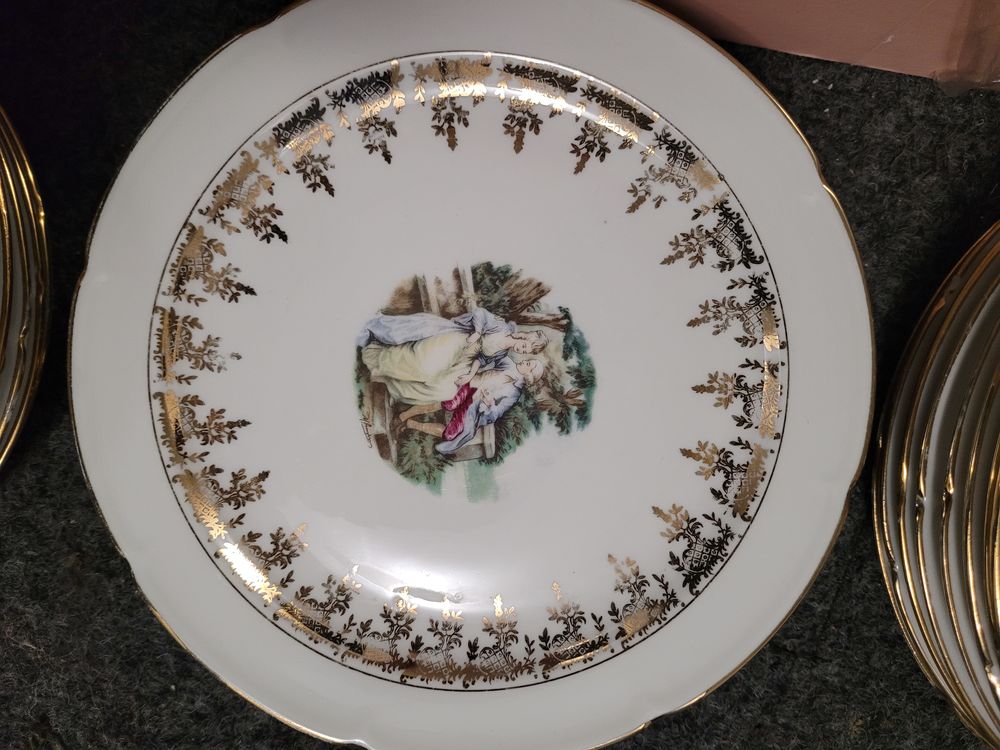 Assiettes de Limoges dor&eacute;es Cuisine