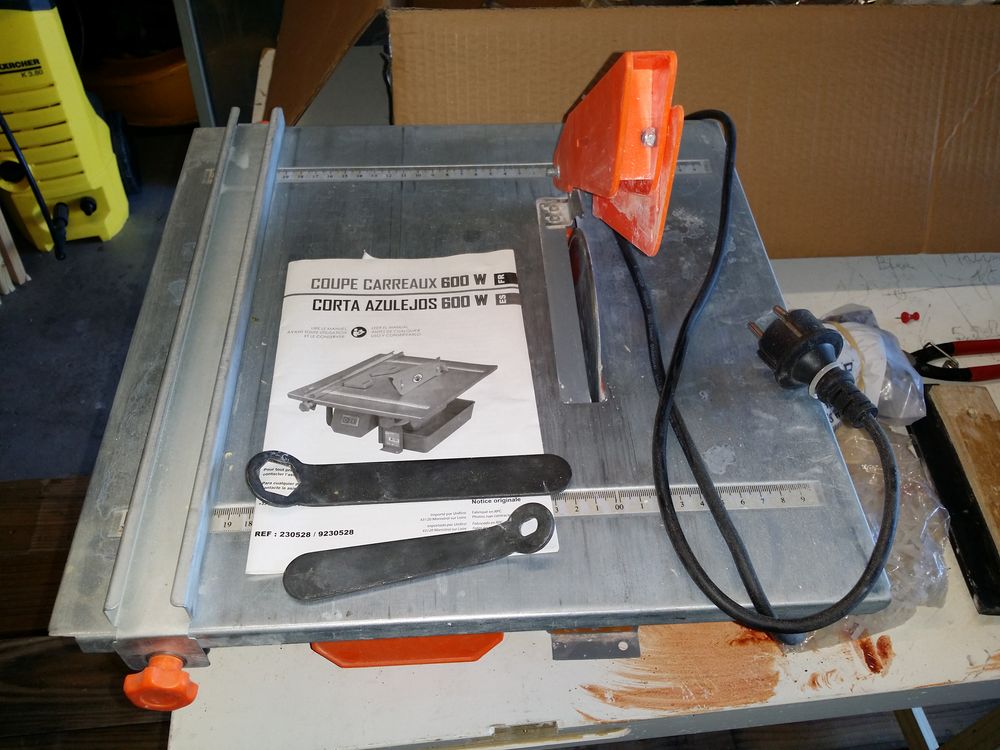 Coupe carreaux Bricolage