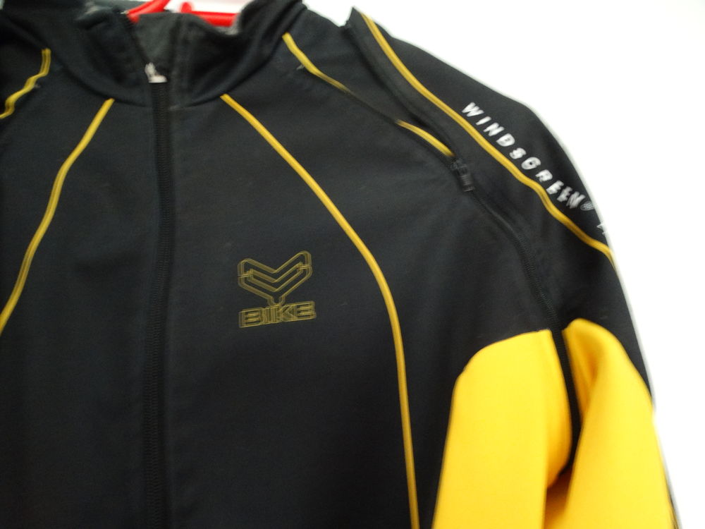 Tenues cyclistes Vêtements