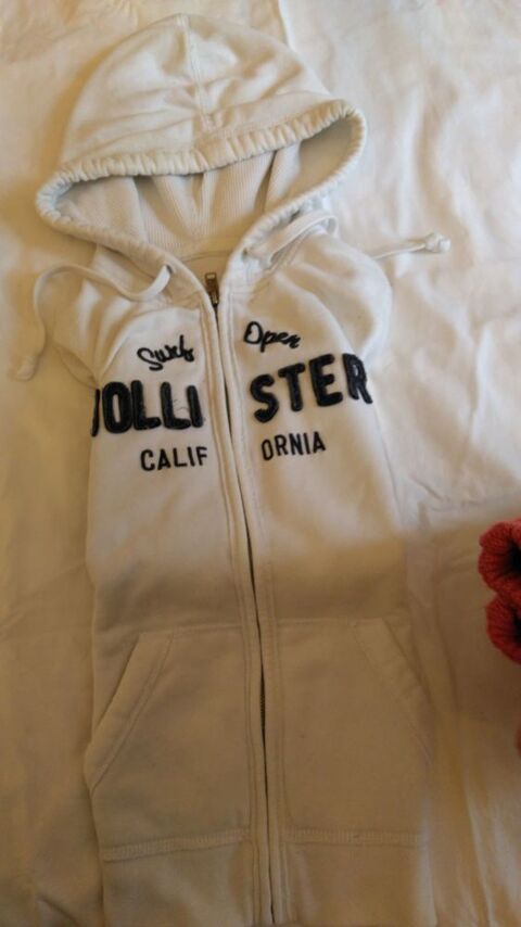 Sweat Hollister blanc taille S 0 Saint-Cyr-l'cole (78)