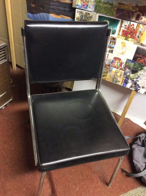 2 chaises de cuisine noires 10 Valserhne (01)