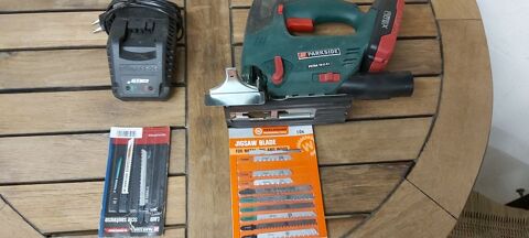 Scie Sauteuse Batterie et Charger Inclus 55 Penne-d'Agenais (47)