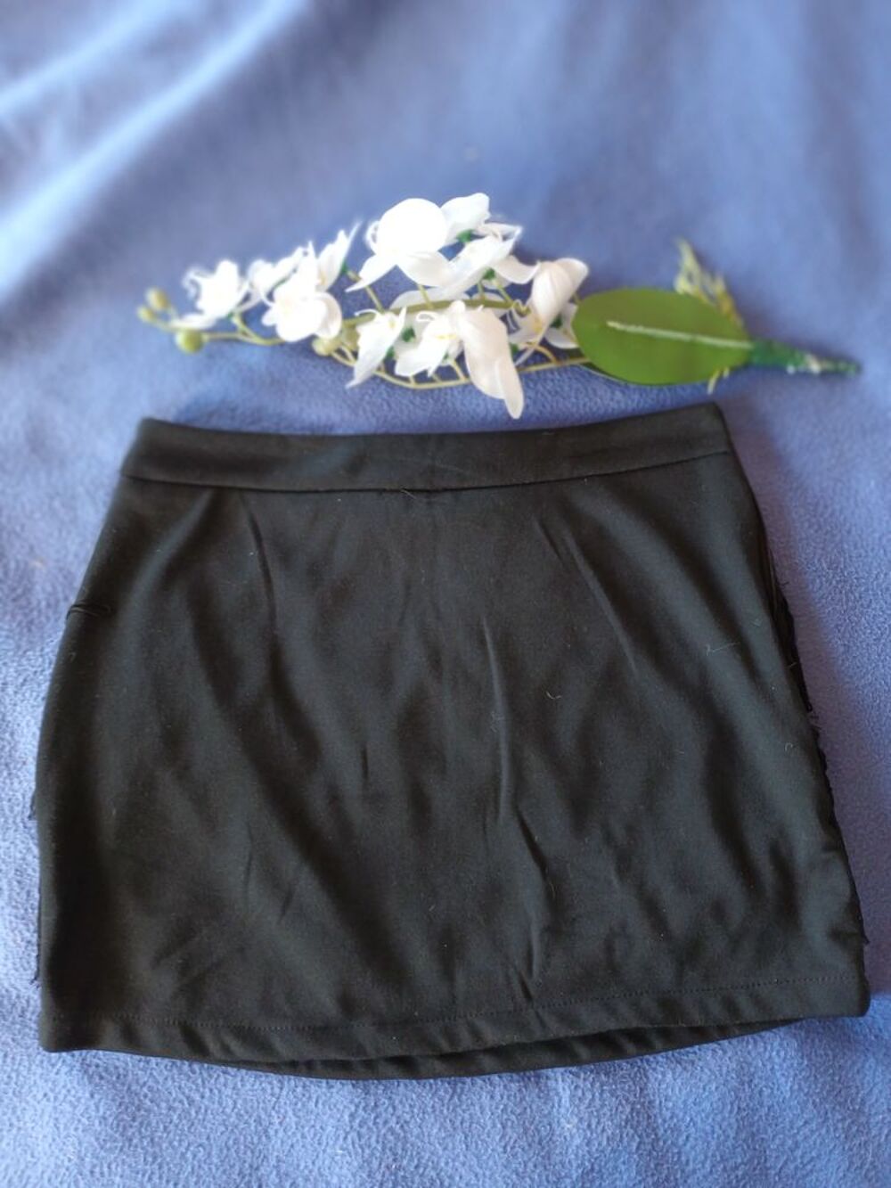 Jupe courte neuve Marque no excuse Taille 40 Long 38 cm Vêtements