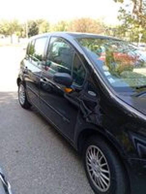 Modus 1.5 dCi 85 Cosmopolitan 2006 occasion 83200 Toulon