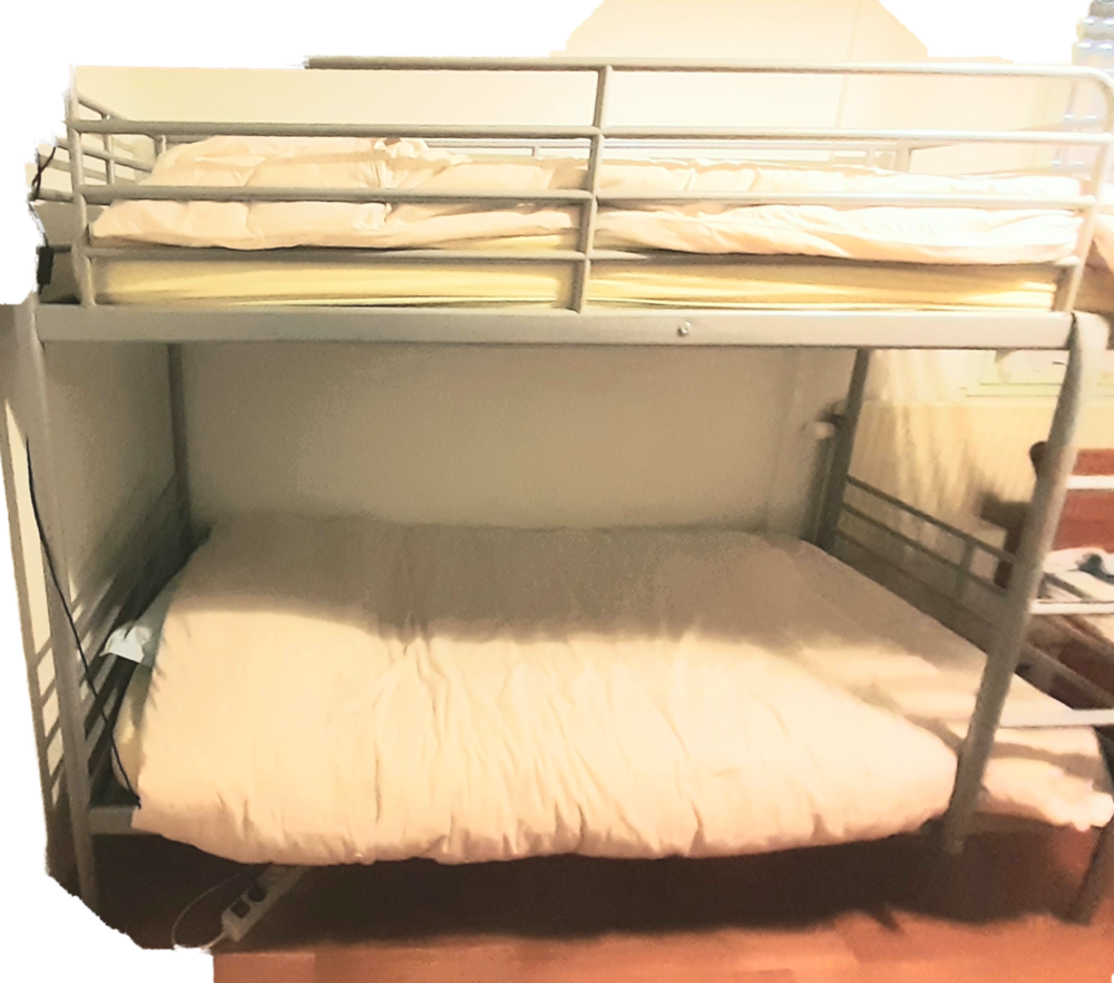 lits superpos&eacute;s en m&eacute;tal 90x200
lit b&eacute;b&eacute; &agrave; barreaux Meubles