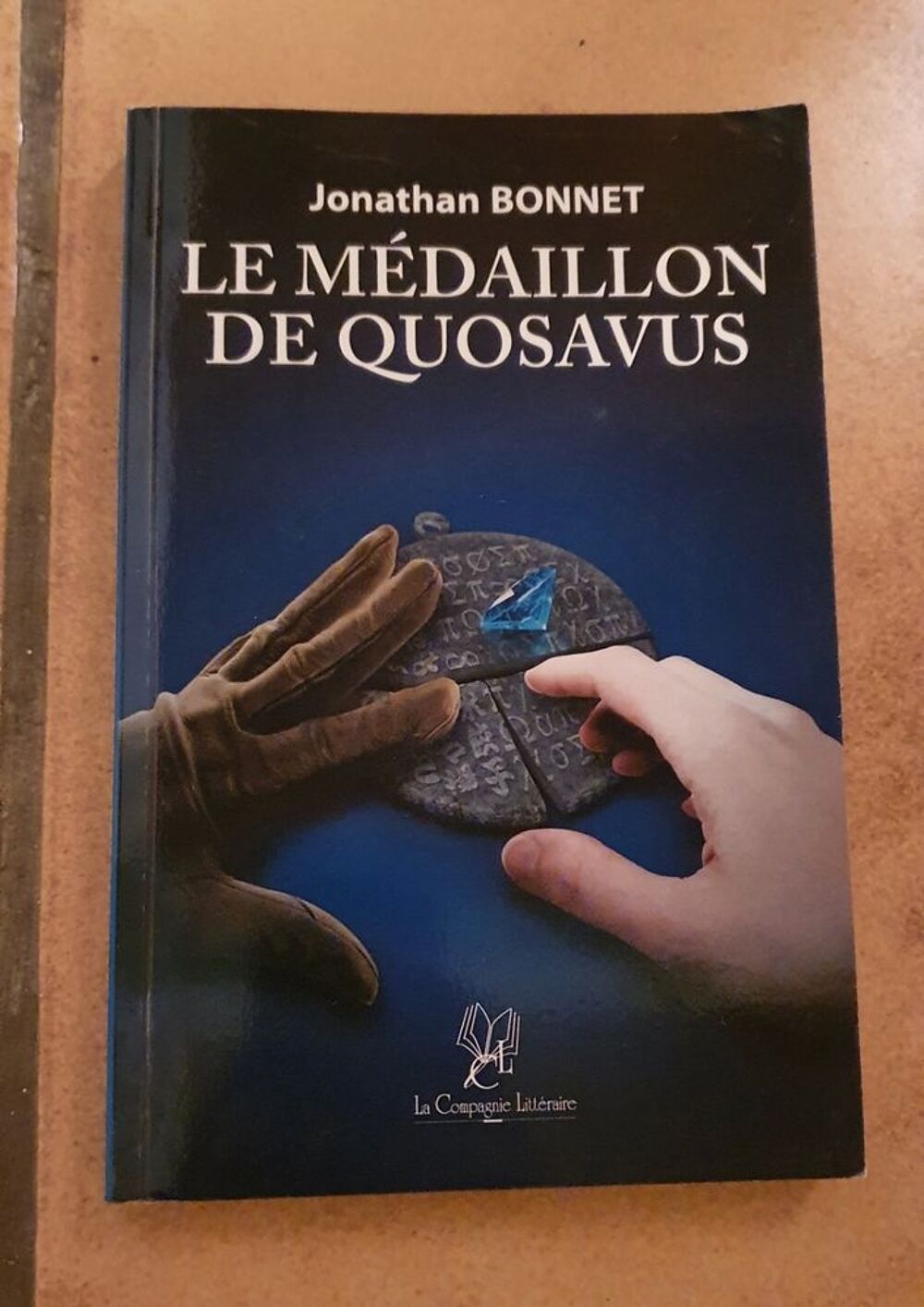 Le m&eacute;daillon de Quosavus Livres et BD