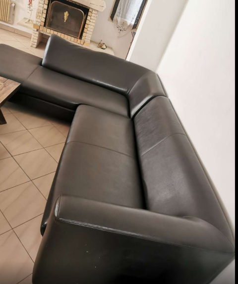 canap d'angle en simili cuir noir  100 Maisons-Laffitte (78)