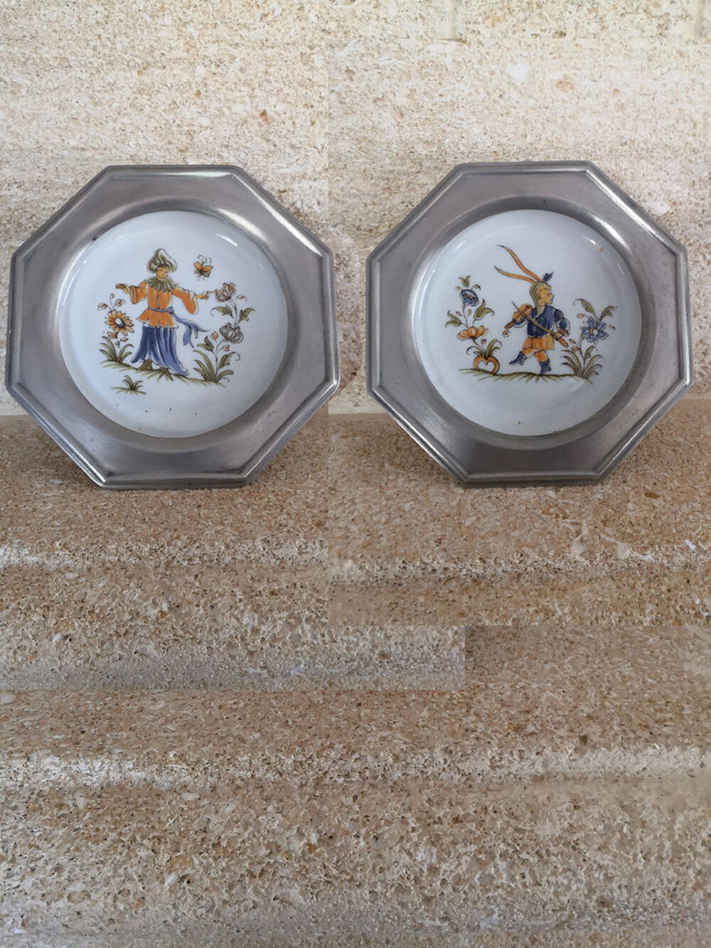 Tr&egrave;s belles assiettes &eacute;tain 95 % et fa&iuml;ence - Id&eacute;e de cadeau Décoration