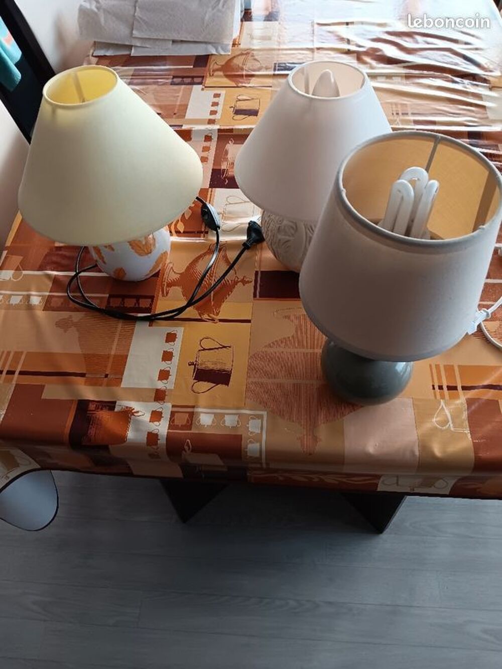 CHEVET AVEC LAMPES Meubles