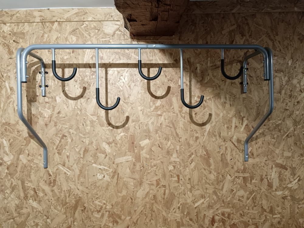 Porte v&eacute;lo mural, capacit&eacute; 5 v&eacute;los. V�los