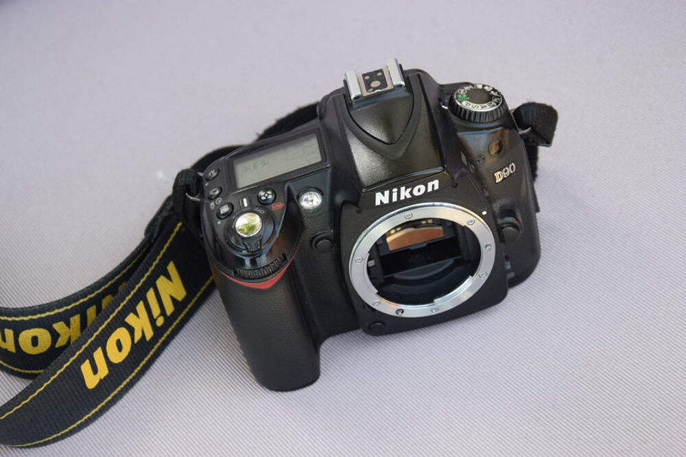 Reflex num&eacute;rique Nikon D90, excellent &eacute;tat. Photos/Video/TV