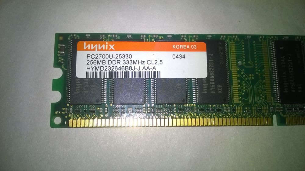 2 Barrettes de m&eacute;moire informatique
Hynix 2x 256MB DDR 333M Matériel informatique