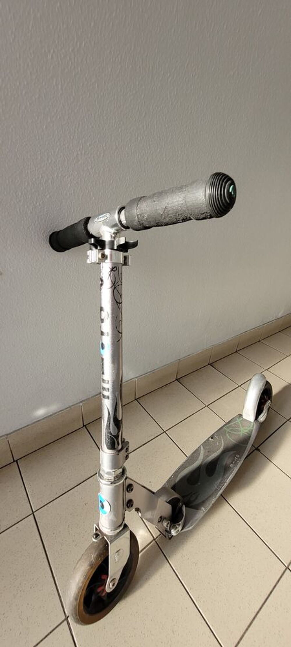 Trotinettes GRANDES ROUES MICRO SWISS Sports