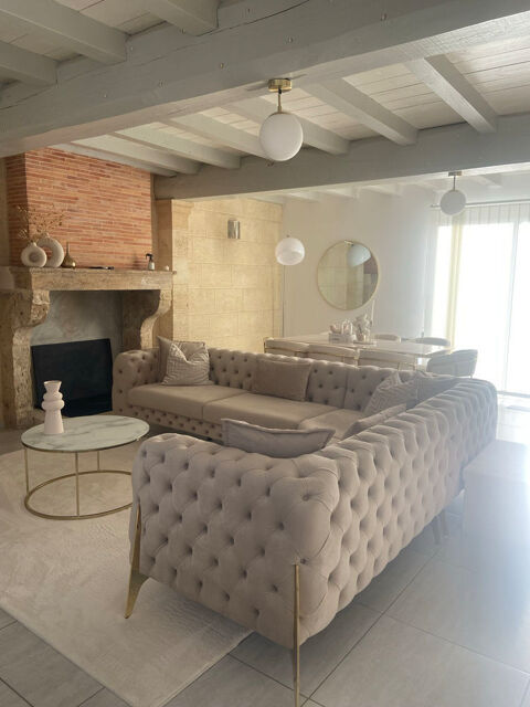 un canap� d'angle en tr�s bon �tat tr�s peu servi pour plus de renseignements, veuillez me contacter s'il vous pla�t 1000 Bellefond (33)