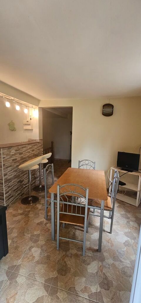  Appartement  louer 1 pice 60 m