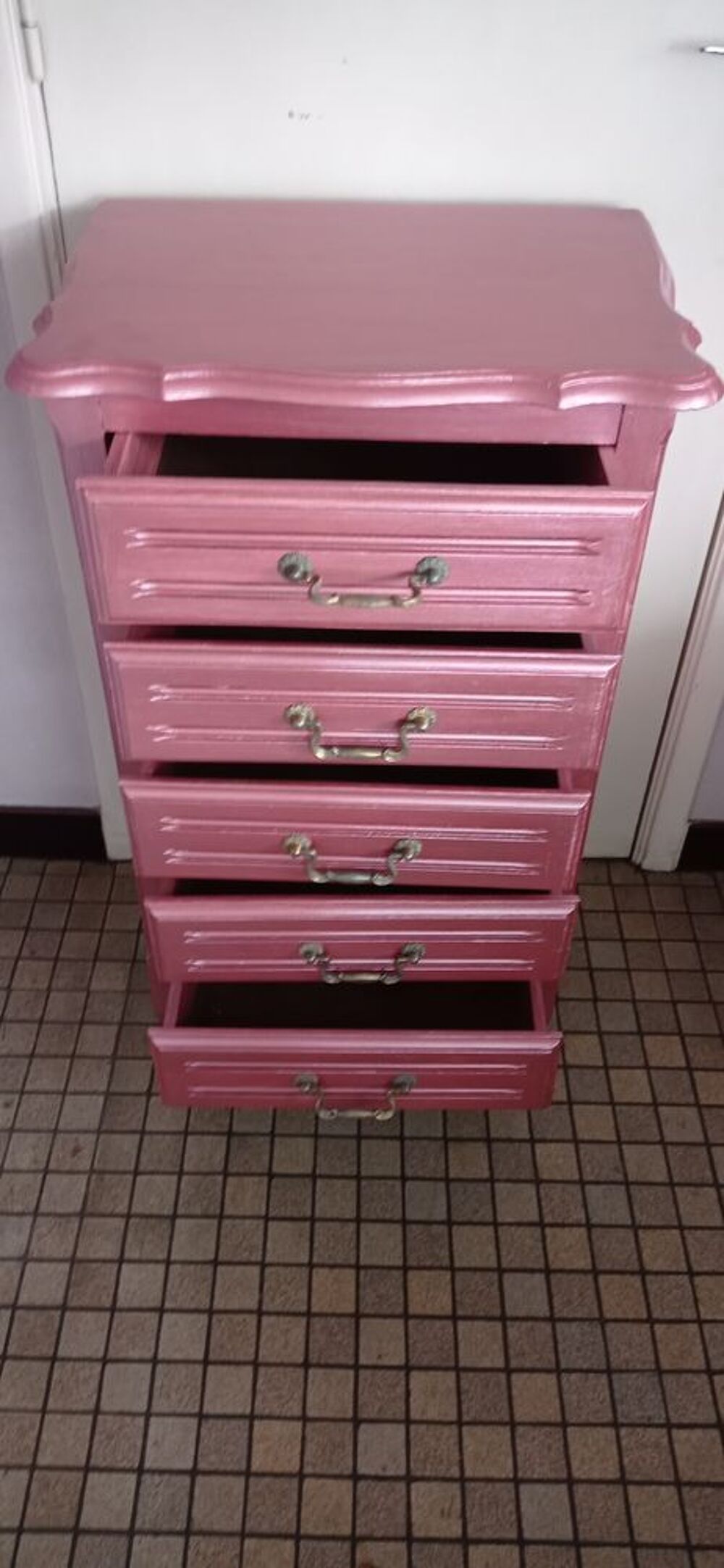Meuble Chiffonnier relook&eacute; rose m&eacute;tal Meubles
