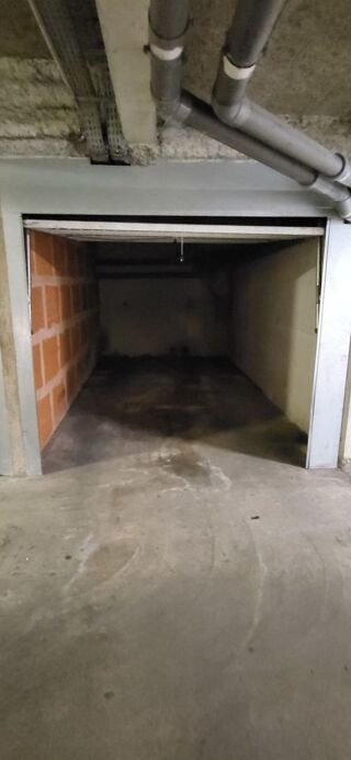  Parking / Garage � louer 12 m�