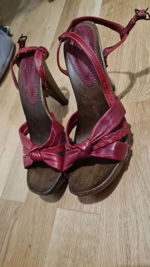 Sandales rouge bordeaux Bata 40 Ablon-sur-Seine (94)
