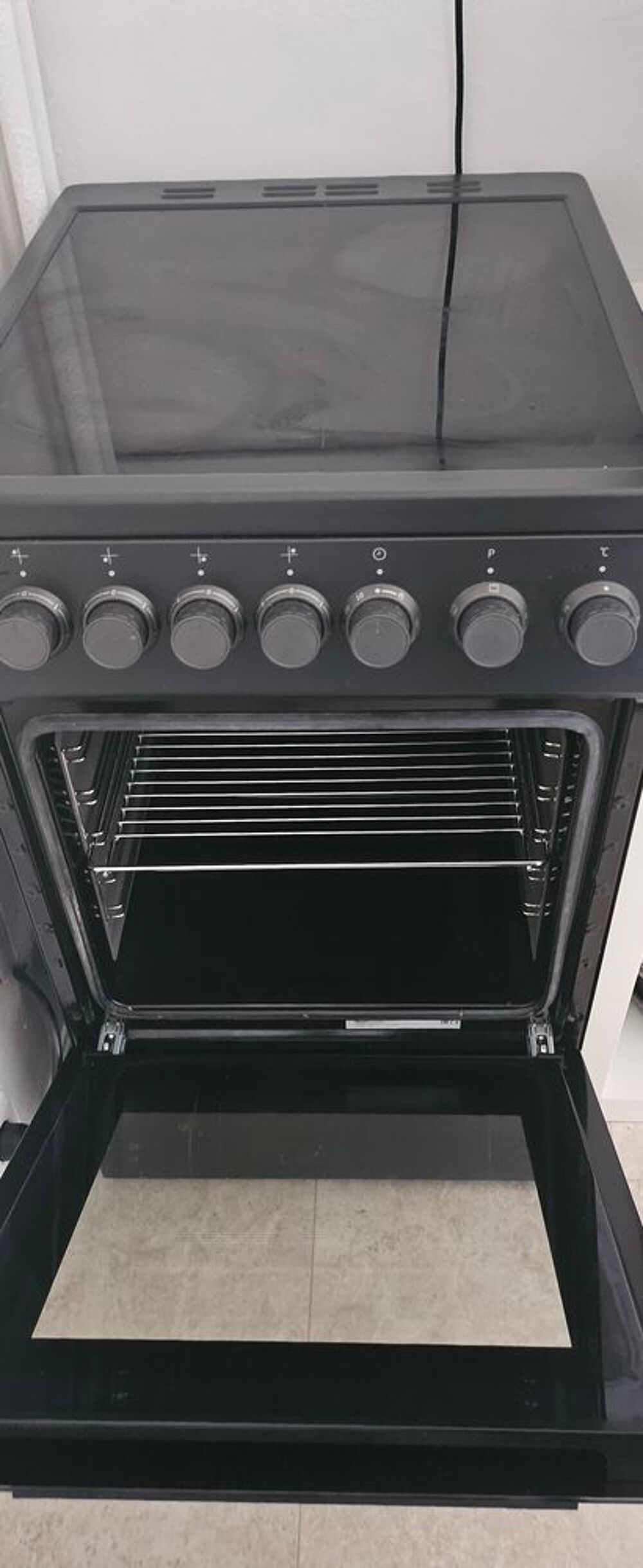 Cuisini&egrave;re Beko vitroc&eacute;ramique Electroménager