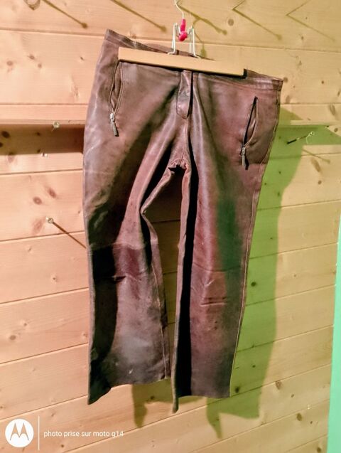 pantalon en cuir
M / 38 / 10·Très bon état·Eden Park 45 Lavaur (81)
