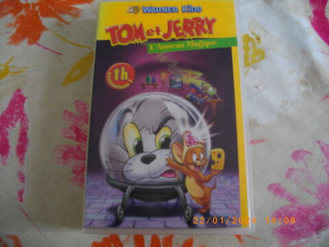 CASSETTE VIDEO VHS DE :  TOM ET JERRY  5 Perros-Guirec (22)