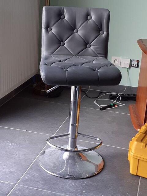 4 chaises de bar 20 Charbuy (89)