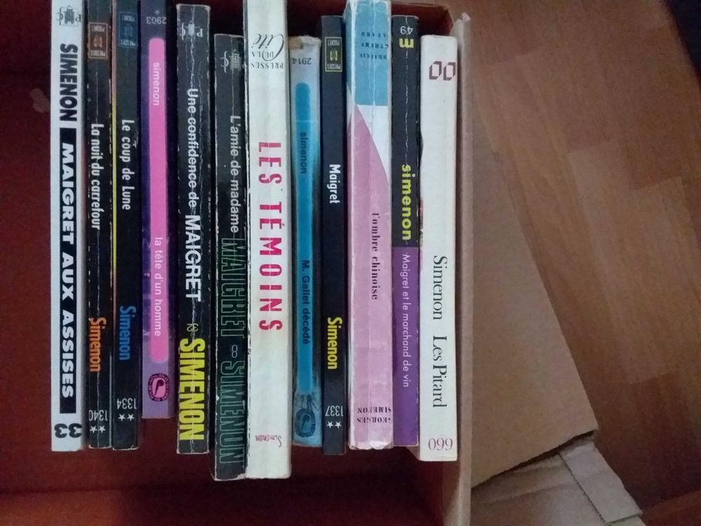 livres: s&eacute;rie de SIMENON. Livres et BD