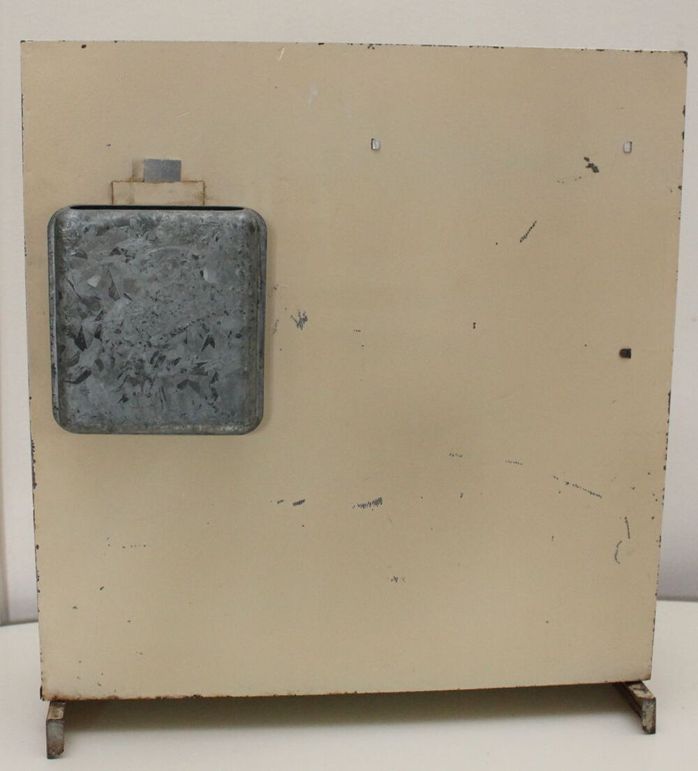 Meuble de cuisine tole lithographi&eacute;e pour poup&eacute;e 50 -60 Jeux / jouets