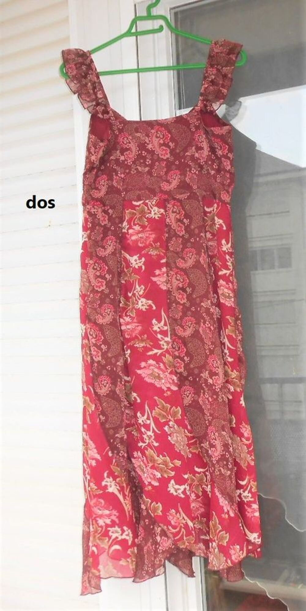 jolie robe en voile fluide doubl&eacute;e - taille 38 Vêtements