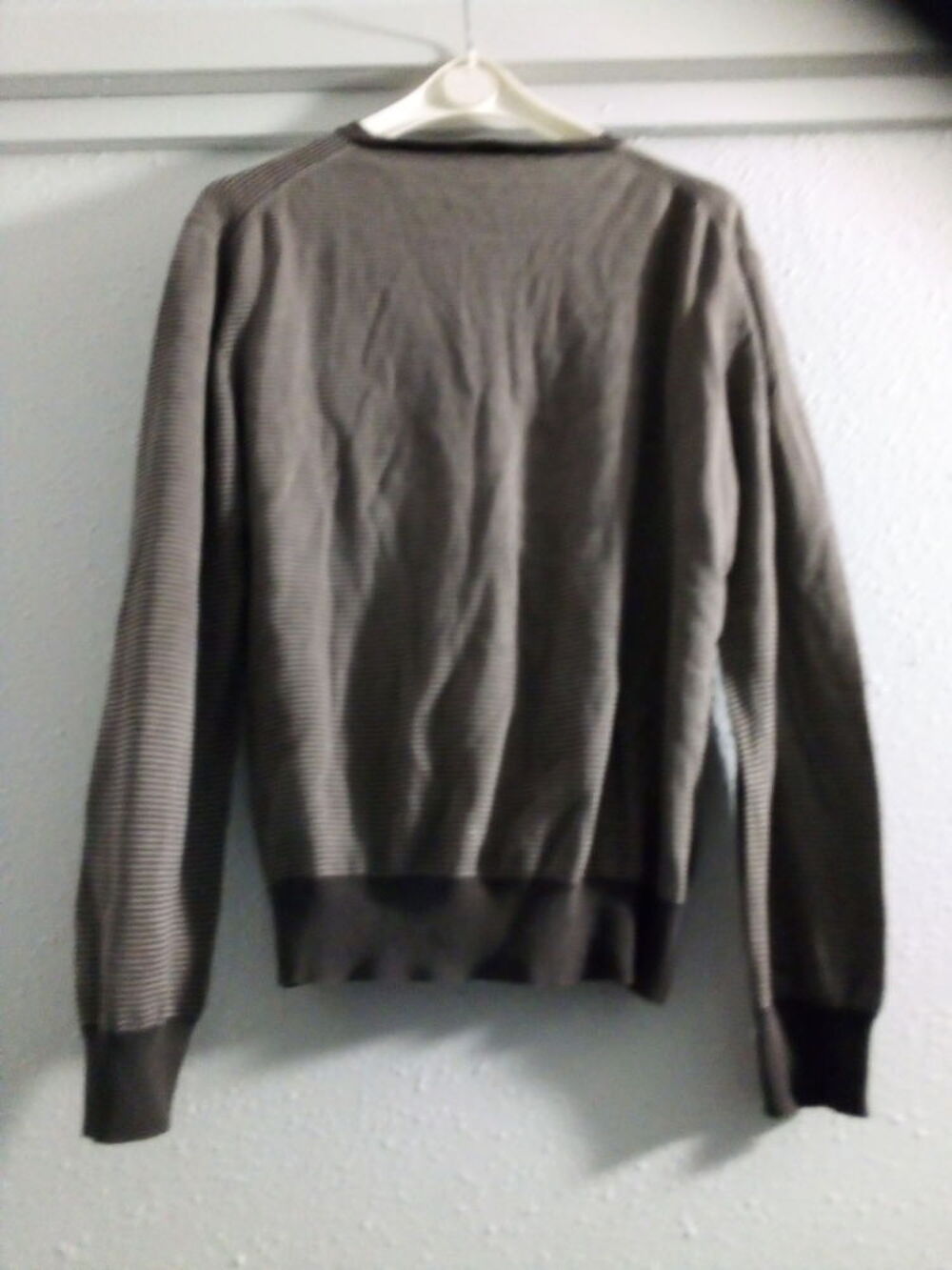 Pull l&eacute;ger marron ray&eacute; col V DEVRED Vêtements