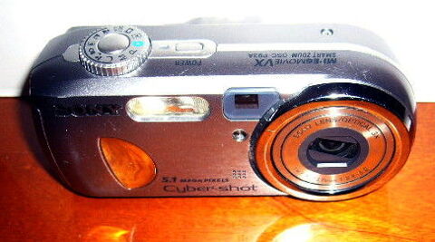 appareil photo num. Sony DSC-P93A  rparer 7 Versailles (78)